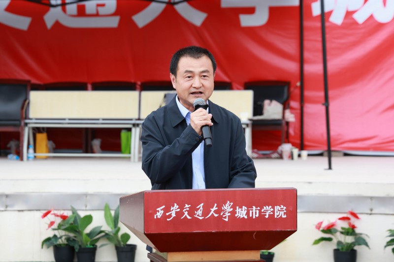 副校长主持闭幕式(20)